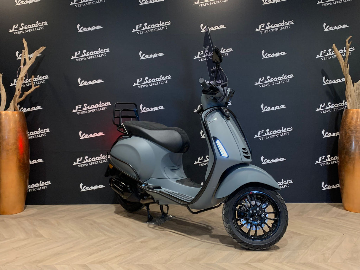Vespa Sprint / Elettrica Facelift 2025 Eisengrau