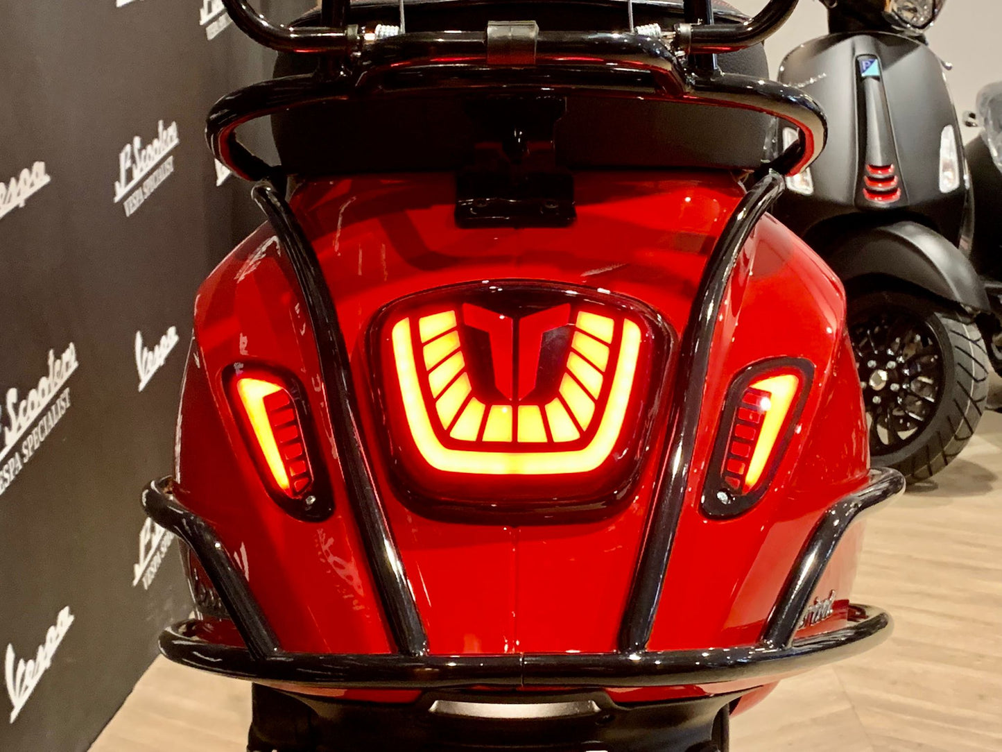 Vespa Sprint E5 rood Dragon Rosso