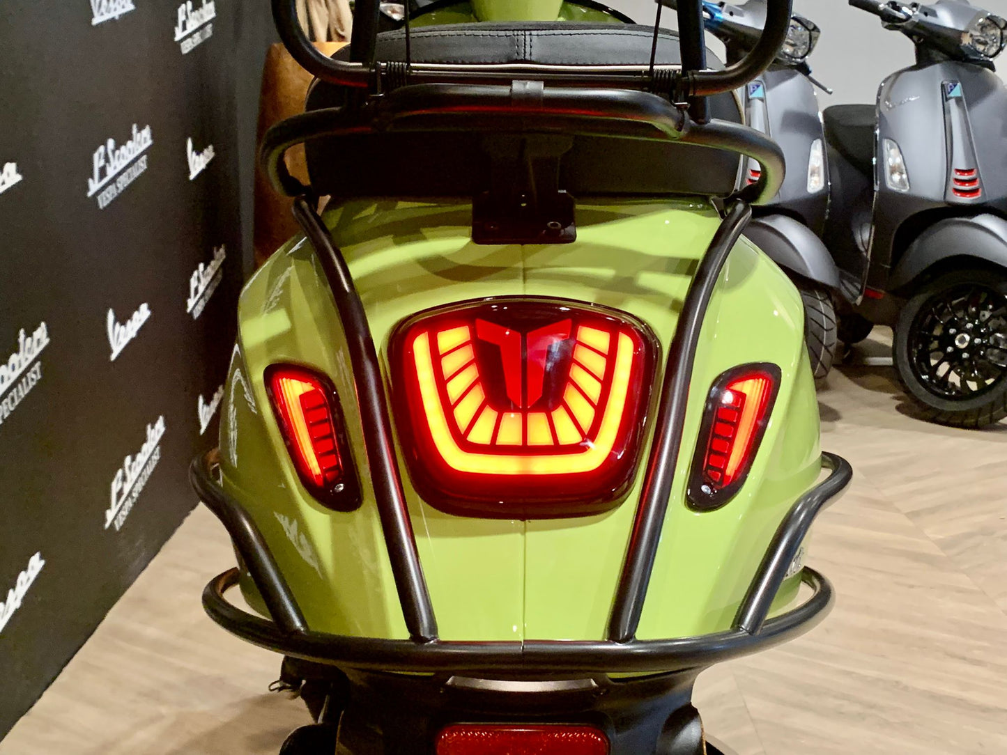Vespa Sprint E5 BMW Rio Paolo Yellow