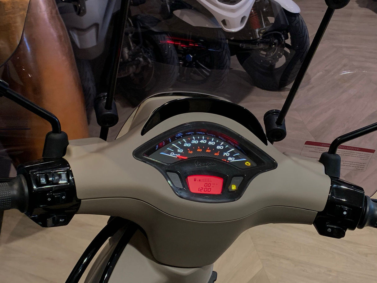 Vespa Sprint / Elettrica Facelift 2025 Desert Storm