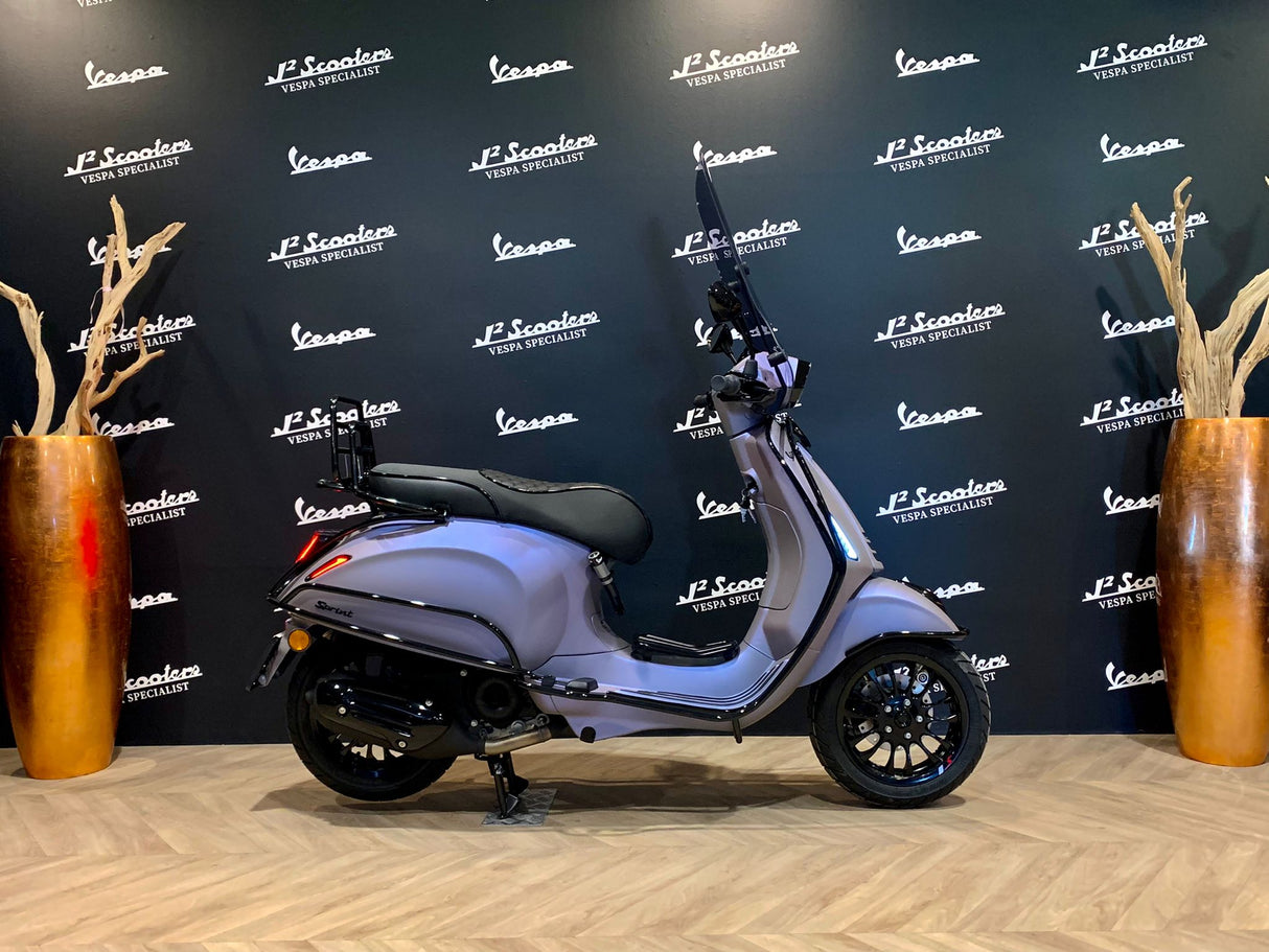 Vespa Sprint / Elettrica Facelift 2025 Designo Violet