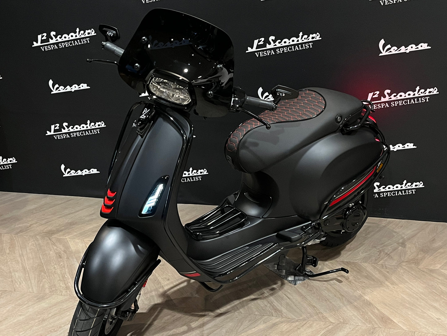 Vespa Sprint S E5 mat zwart NERO CONVINTO MATT