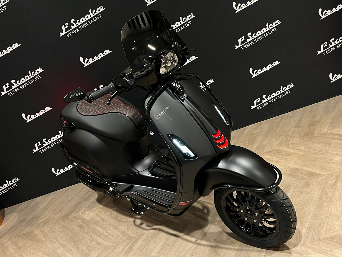 Vespa Sprint S E5 mat zwart NERO CONVINTO MATT