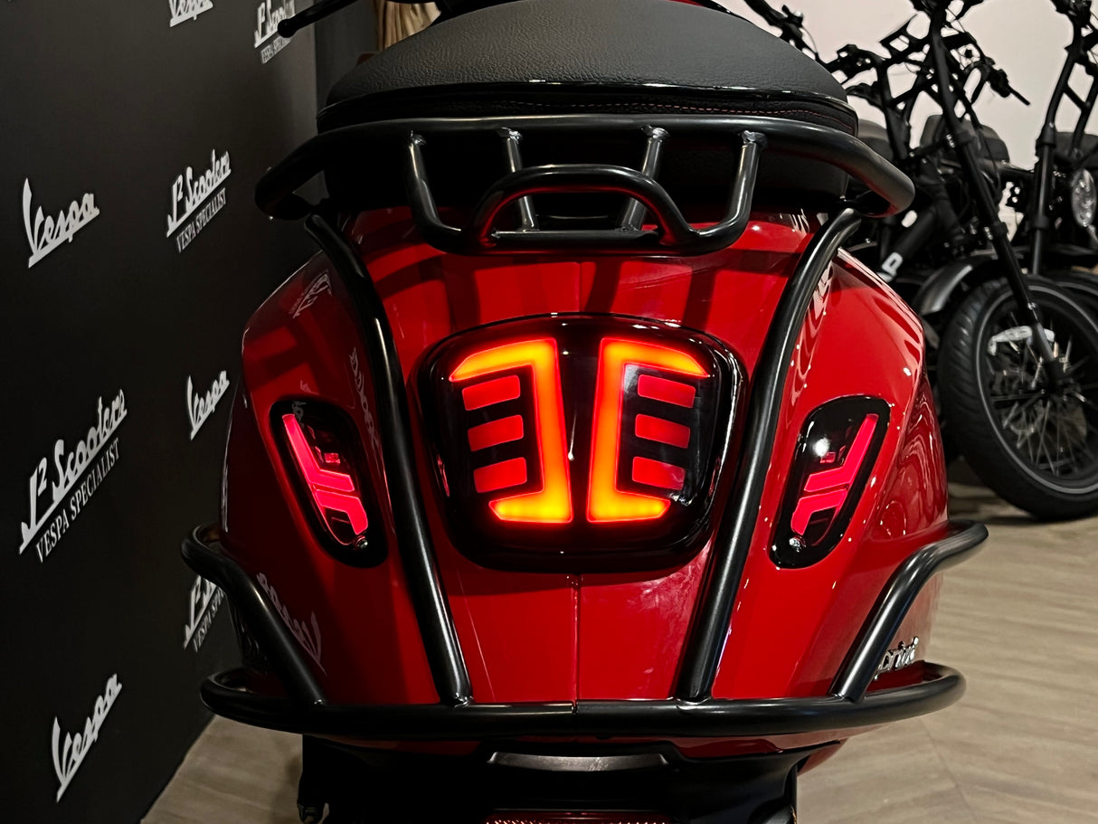 Vespa Sprint E5 Facelift 2025 Rosso Dragon