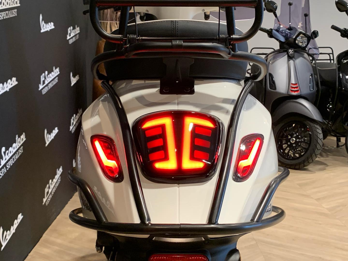 Vespa Sprint E5 BIANCO INNOCENZA
