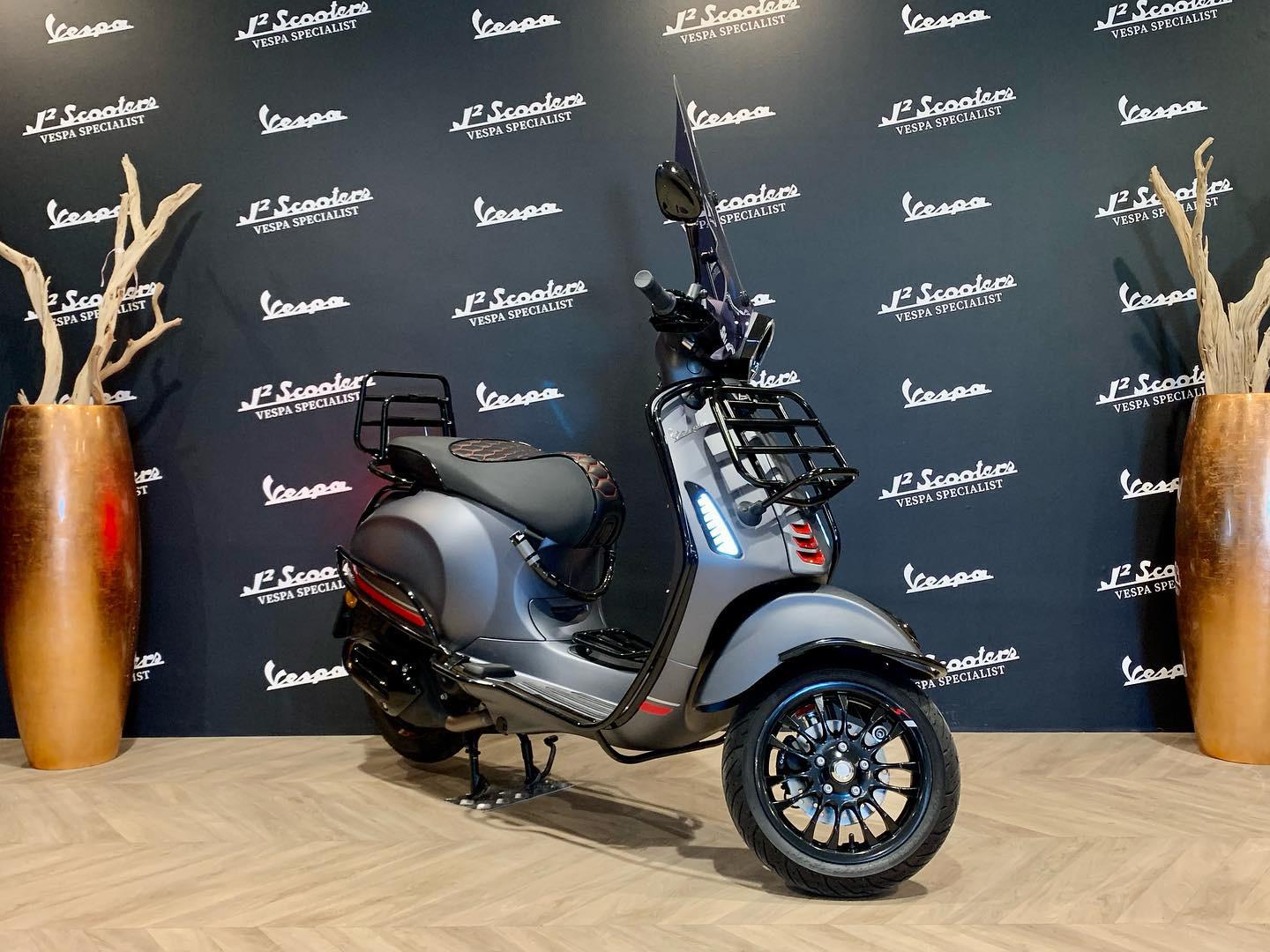 Vespa Sprint S E5 mat grijs GRIGIO TRAVOLGENTE MATT