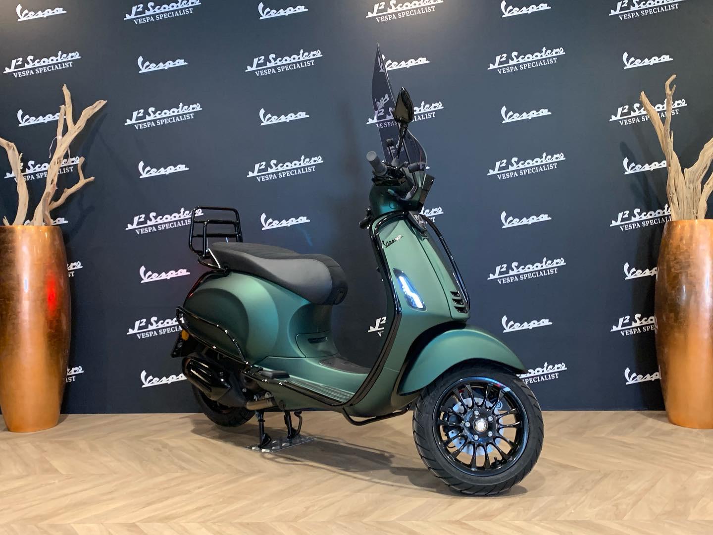 Vespa Sprint E5 Cobra Green