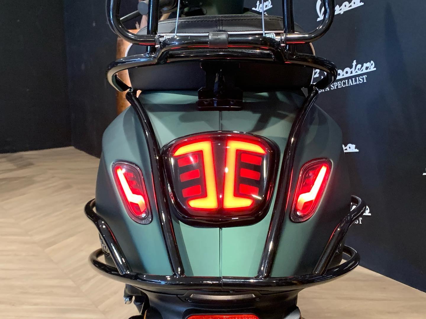 Vespa Sprint E5 Cobra Green