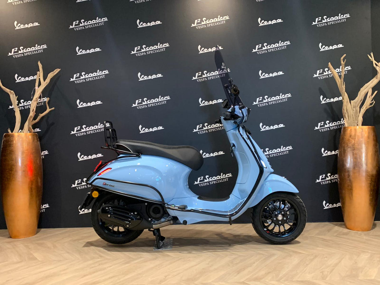 Vespa Sprint / Elettrica Facelift 2025 Porsche Baby Blue