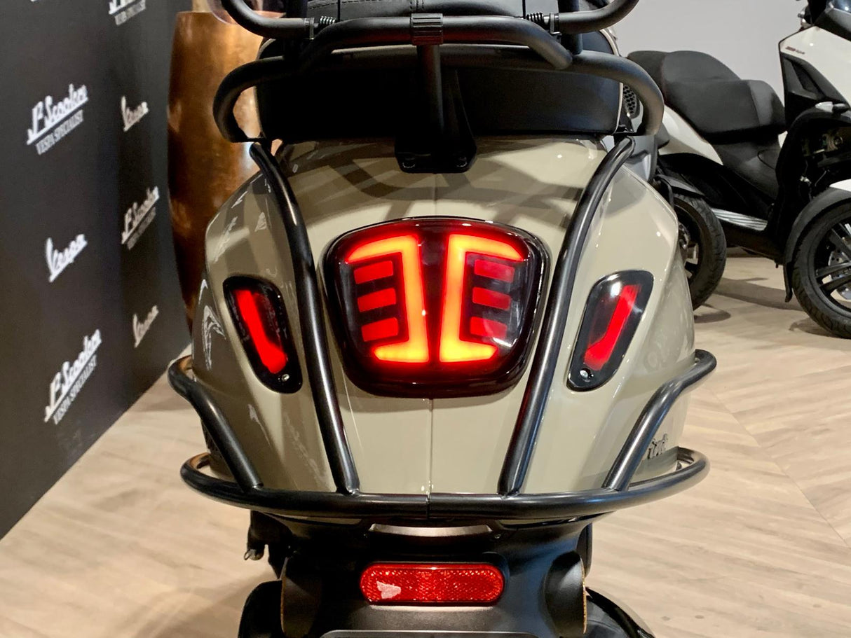 Vespa Sprint / Elettrica Facelift 2025 Audi RS Mocha Latte
