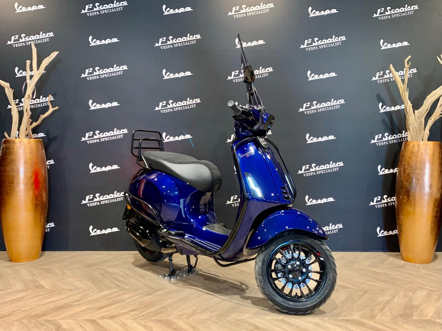Vespa Sprint E5 BMW San Marino Glans