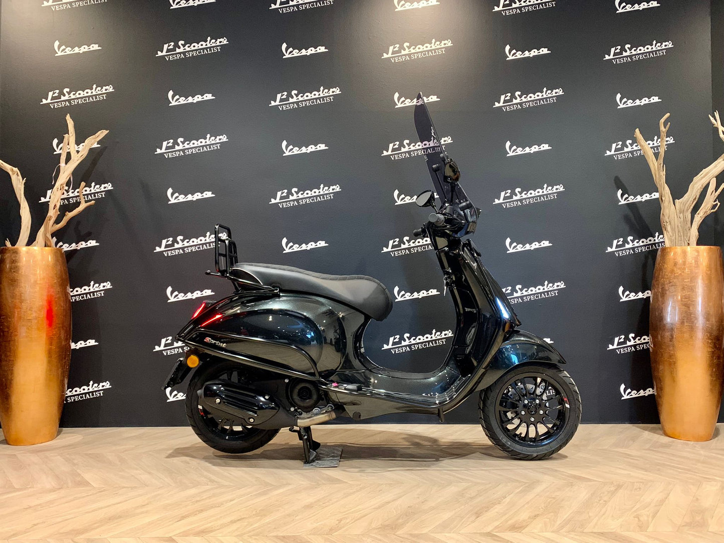 Vespa Sprint E5 Aston Martin Grey Metallic