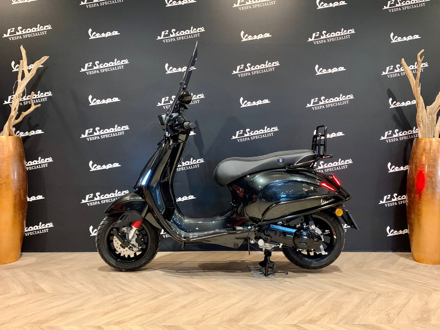 Vespa Sprint E5 Aston Martin Grey Metallic