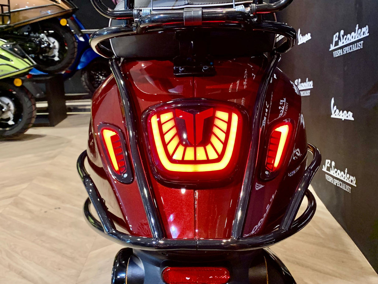 Vespa Sprint / Elettrica Facelift 2025 Porsche Dark Candy Red