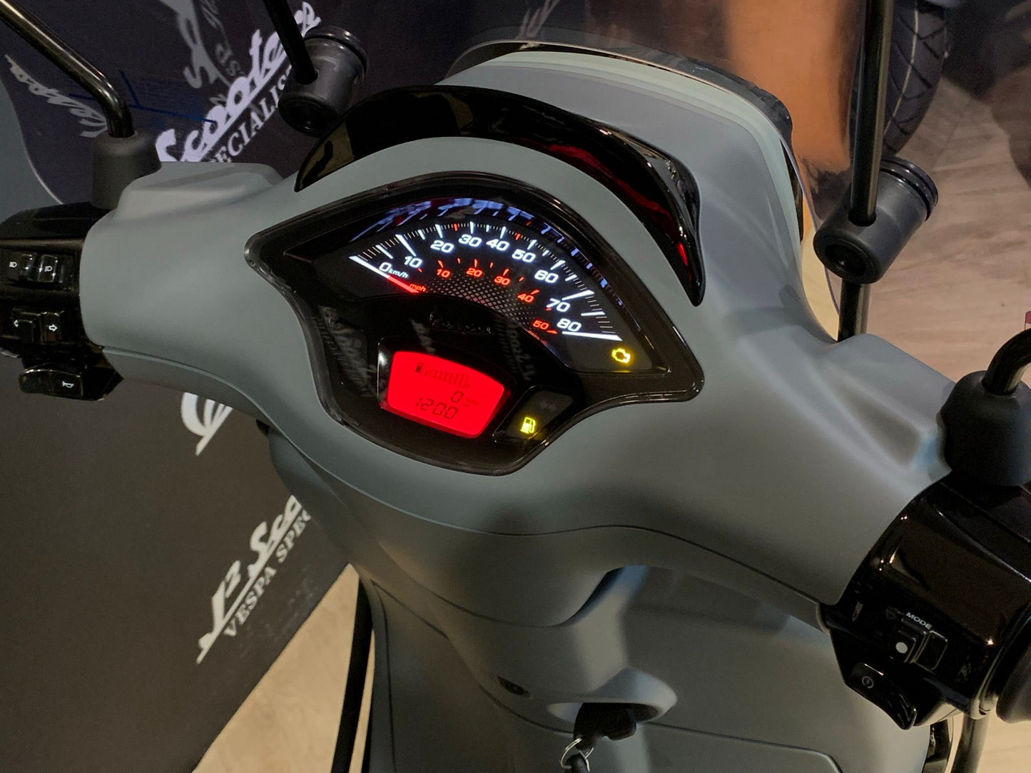 Vespa Sprint E5 Eisengrau