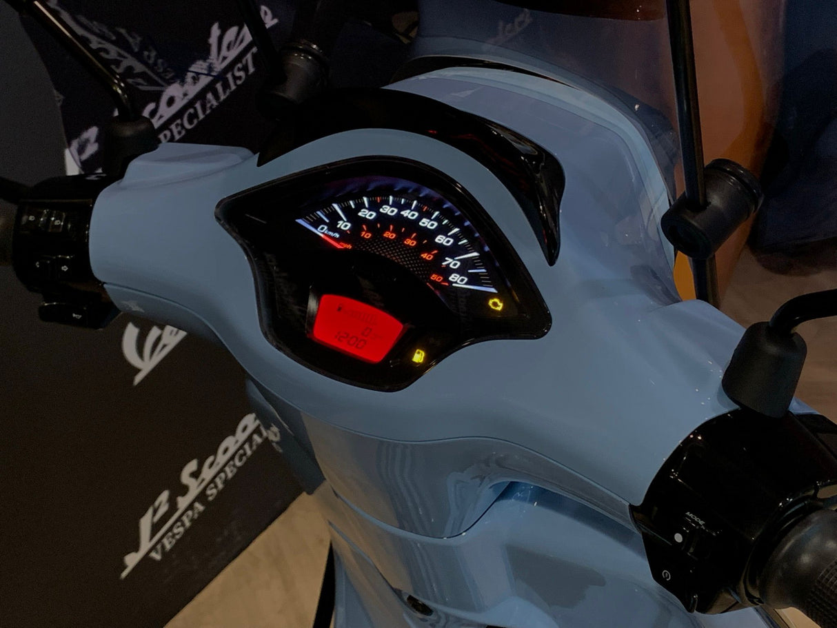 Vespa Sprint / Elettrica Facelift 2025 Porsche Baby Blue