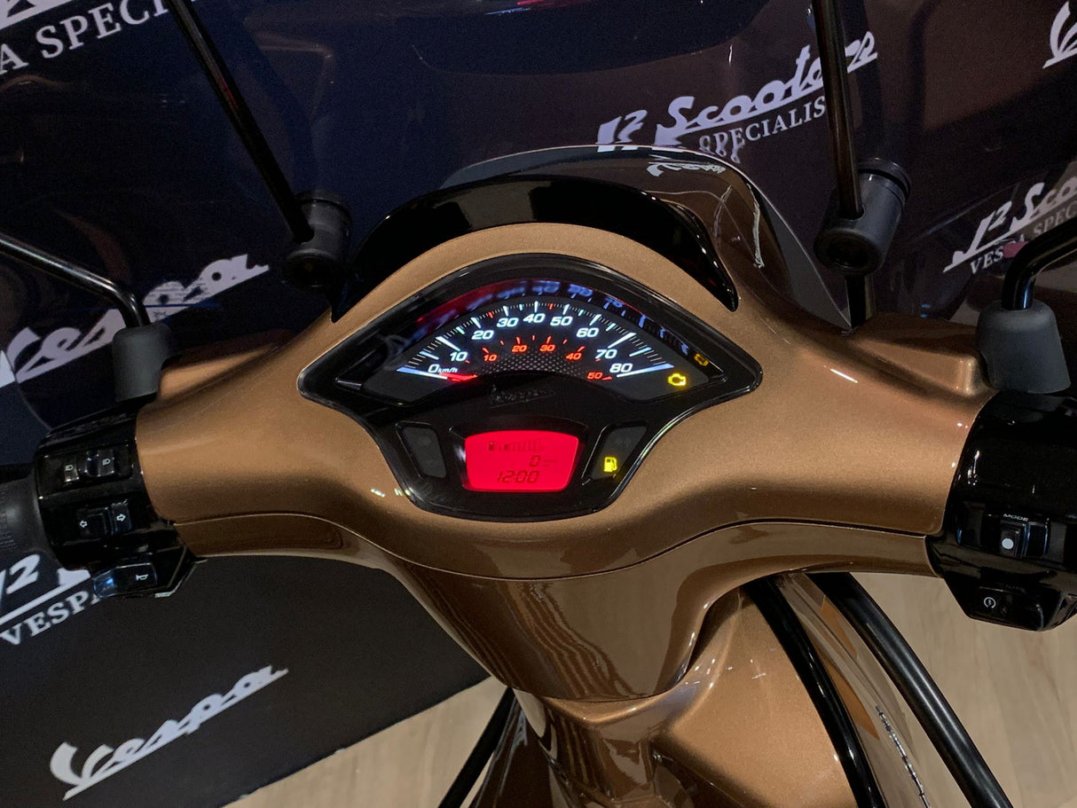 Vespa Sprint / Elettrica Facelift 2025 Range Rover Zanzibar