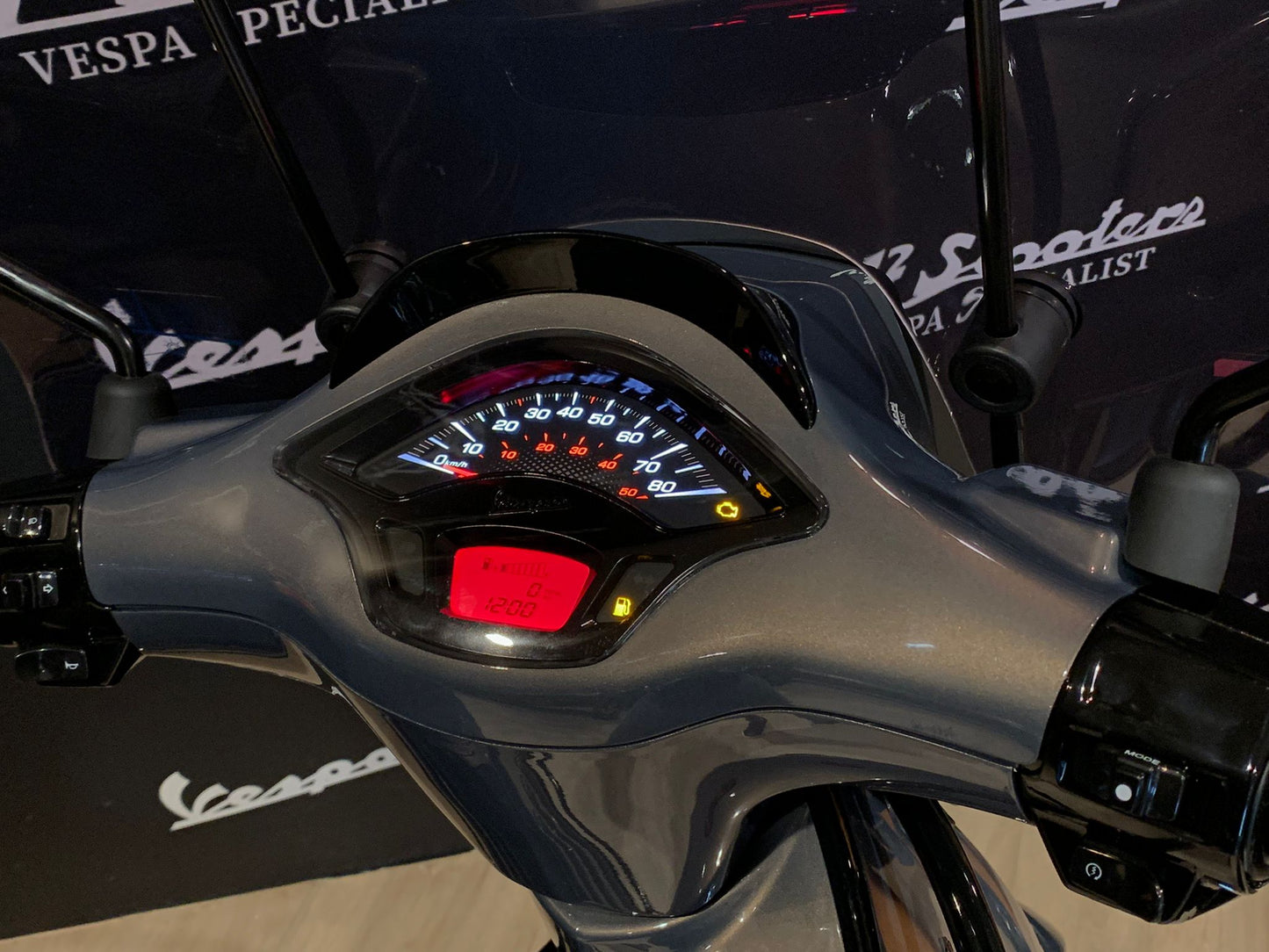Vespa Sprint E5 BMW Champagne Quartz