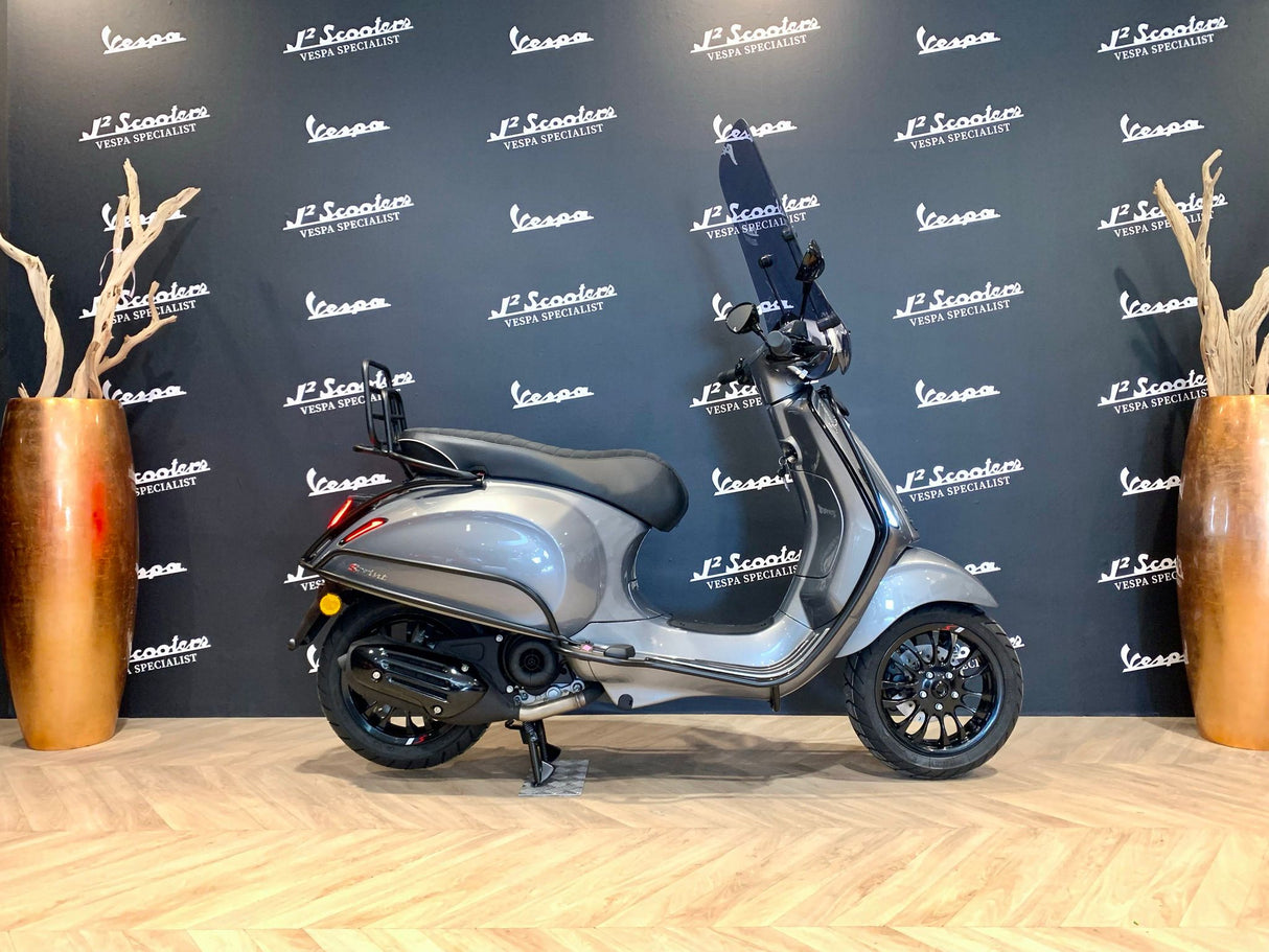 Vespa Sprint / Elettrica Facelift 2025 BMW Oxid Grau