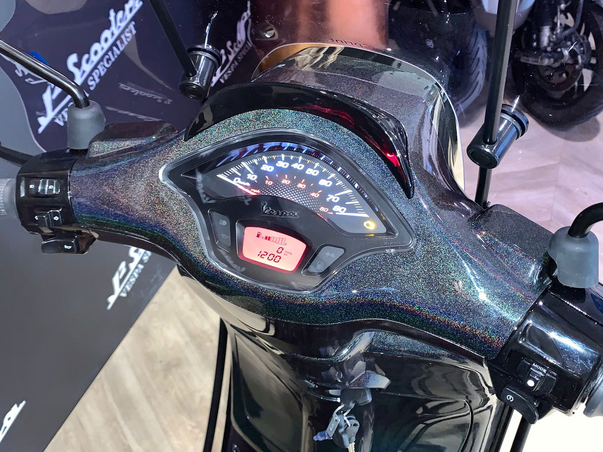 Vespa Sprint / Elettrica Facelift 2025 Psychedellic