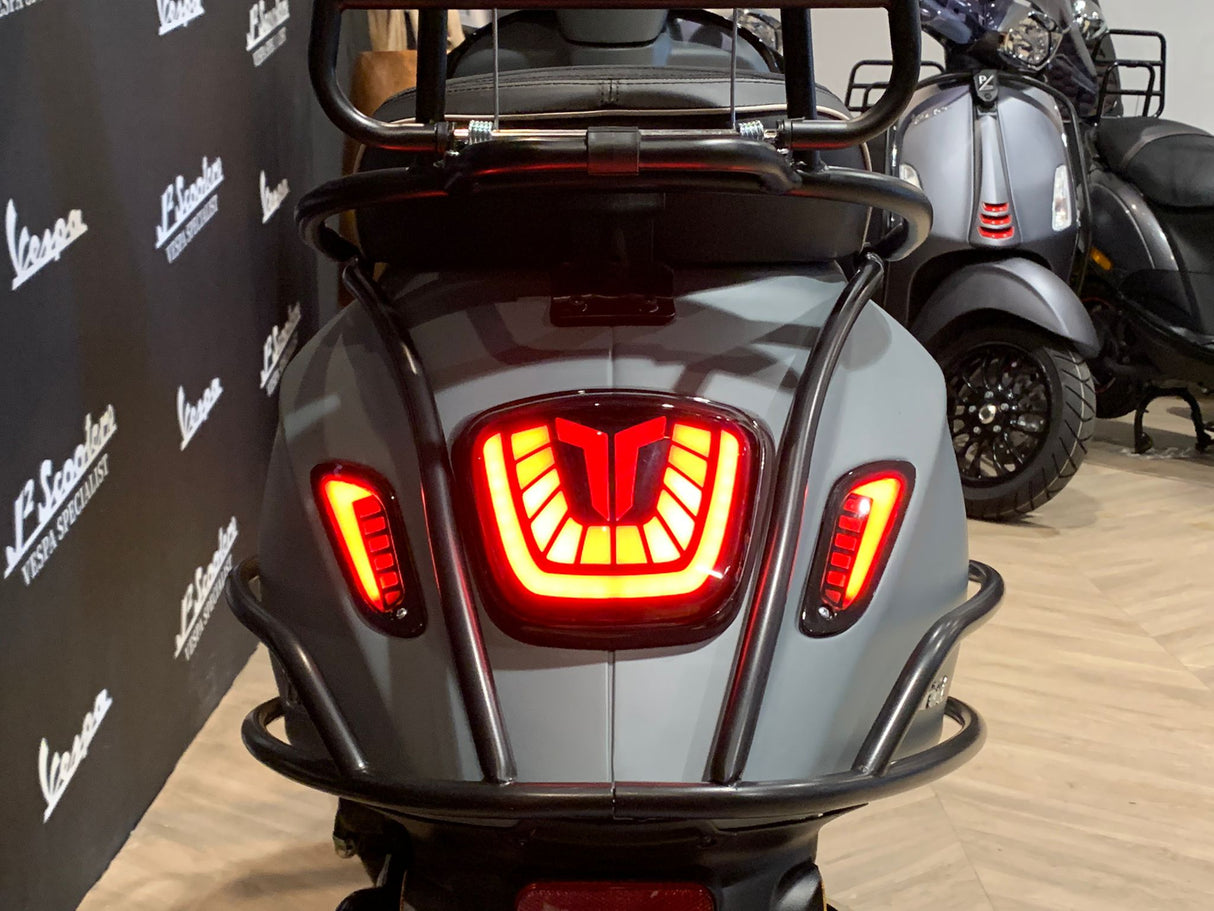 Vespa Sprint / Elettrica Facelift 2025 Eisengrau