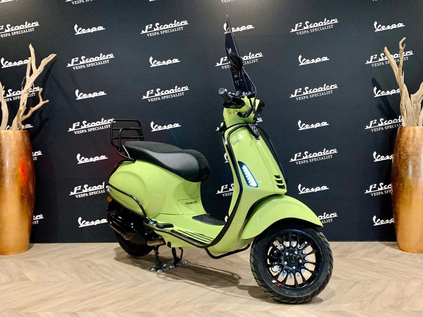 Vespa Sprint E5 BMW Rio Paolo Yellow