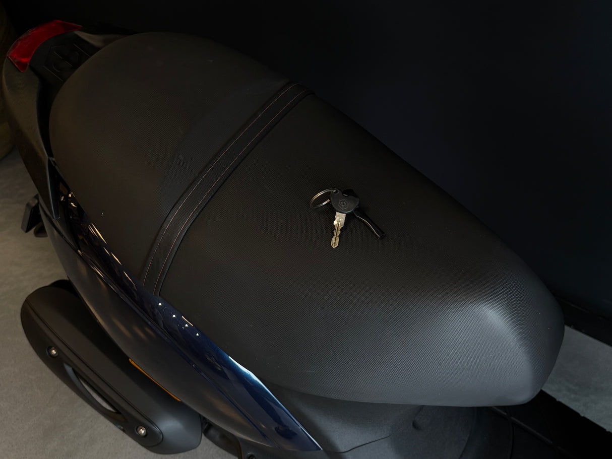 Piaggio Zip | Midnight Blu | 1 eig