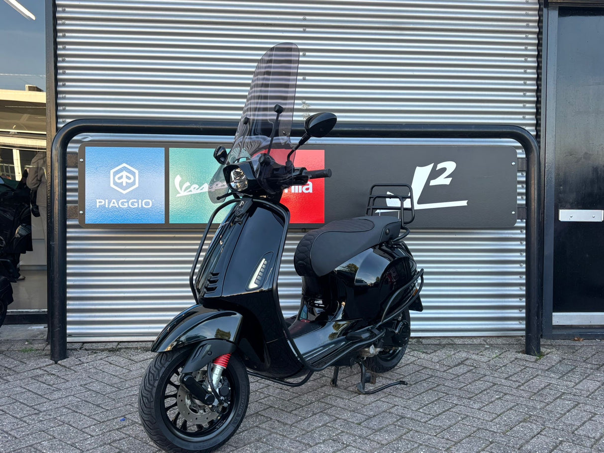 Vespa Sprint Black on Black Brom 2022 2411 km GARANTIE