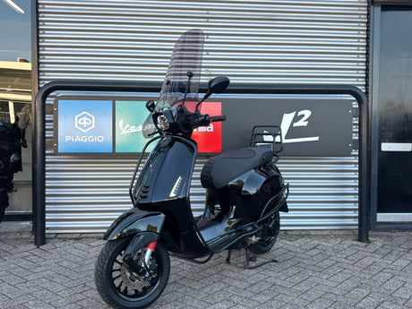 Vespa Sprint Black on Black Brom 2022 2411 km GARANTIE