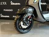 Vespa Sprint | Nardo Grey | Forged Carbon | Akrapovic