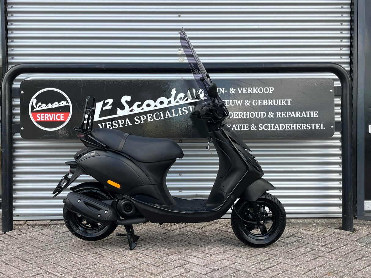 Piaggio Zip Mat Zwart Snor 2021 10111 km 1 eig