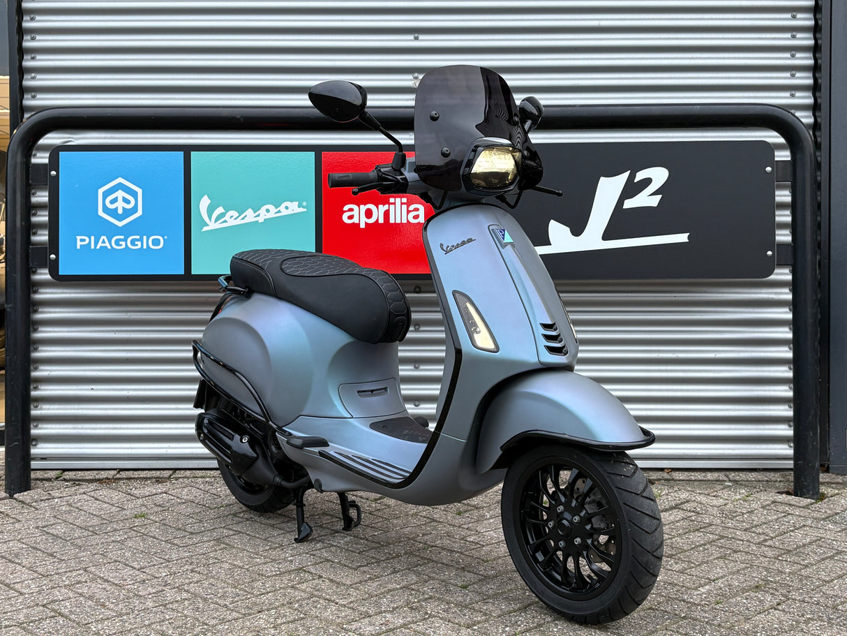 Vespa Sprint | Designo Blue