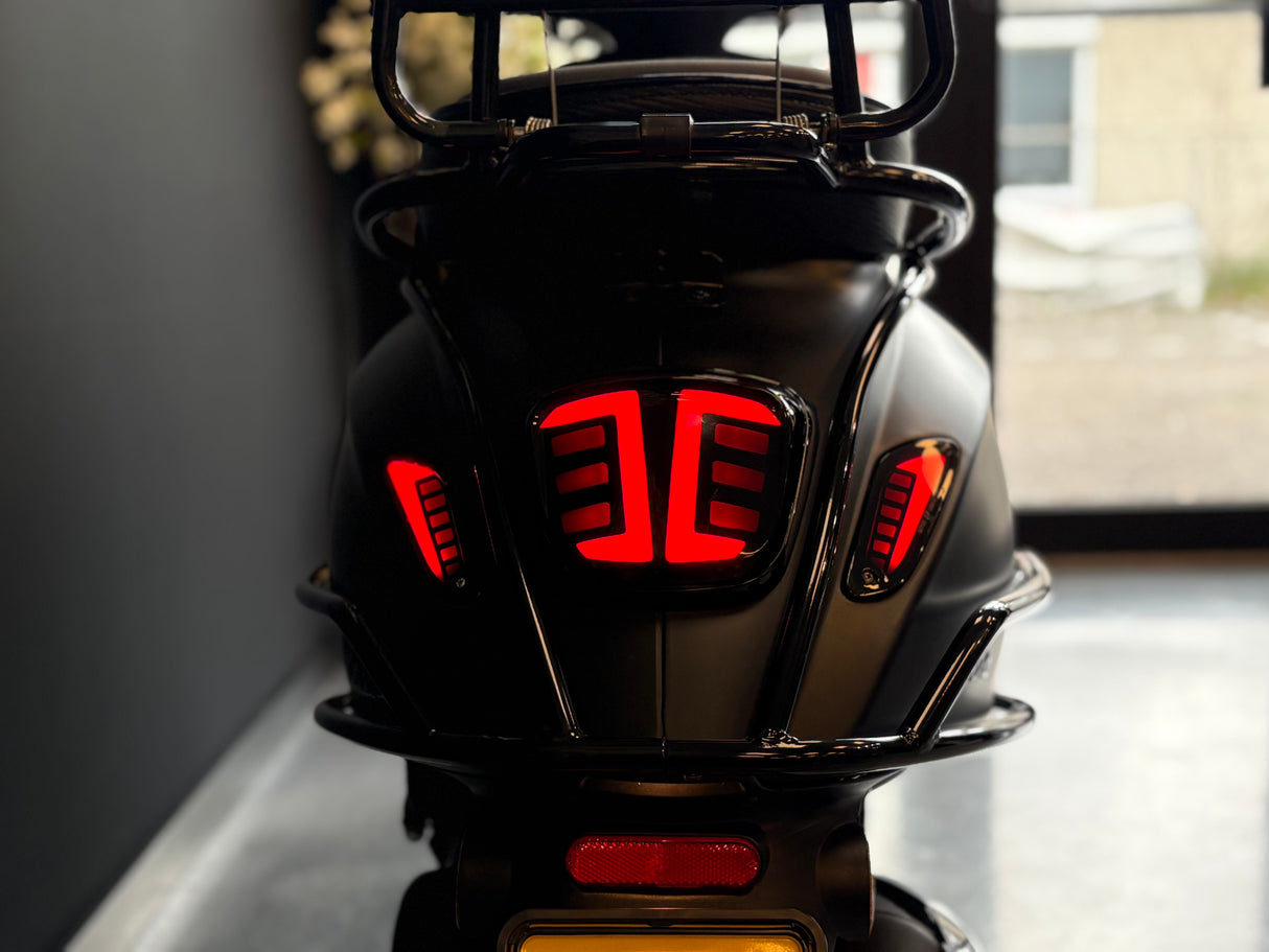 Vespa Sprint | Mat Zwart