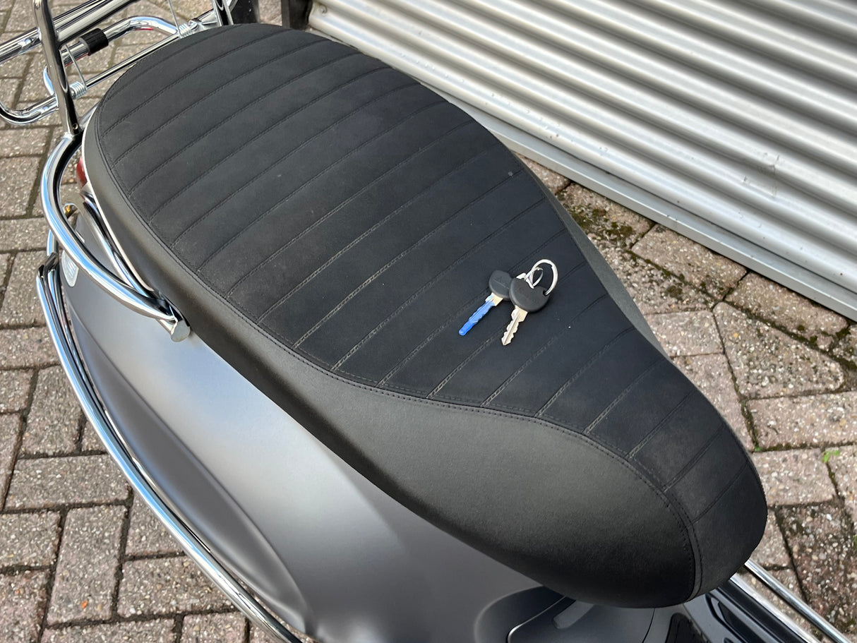 Vespa Sprint Mat Grijs Brom 2022 7915 km