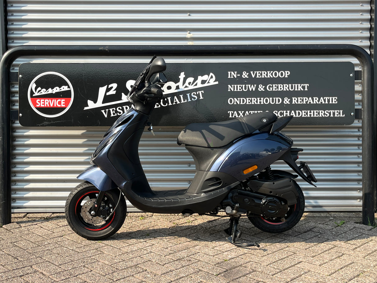 Piaggio Zip Midnight Blue Brom 2019 9387 km 1 eig