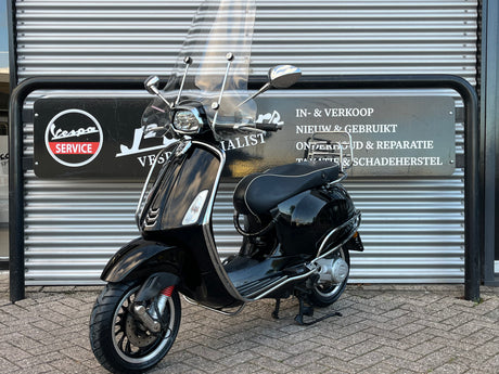Vespa Sprint Glans Zwart Brom 2021 9000 km 1 eig GARANTIE