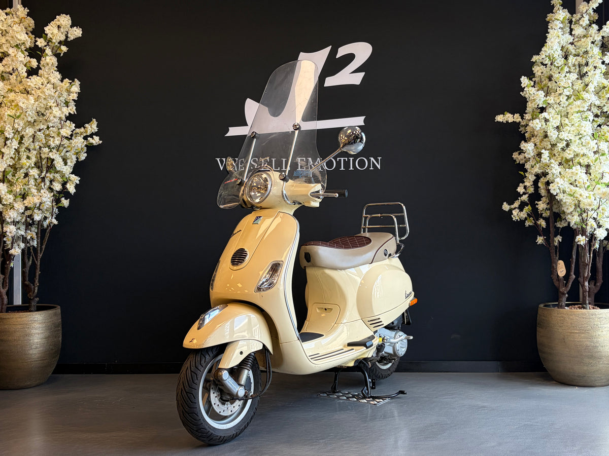 Vespa LX 50 | Sienna Ivory