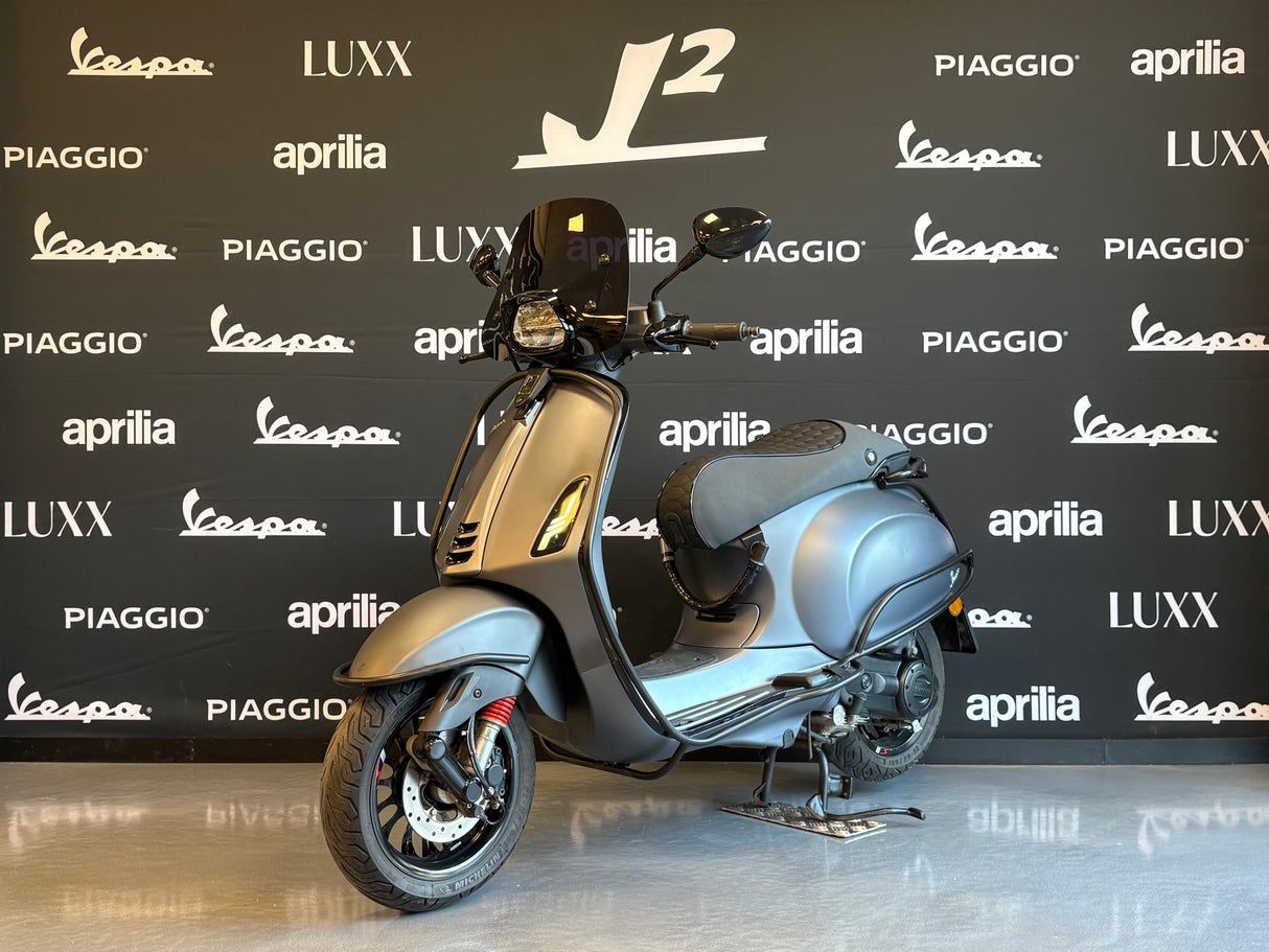 Vespa Sprint | Mat Grijs | Akra