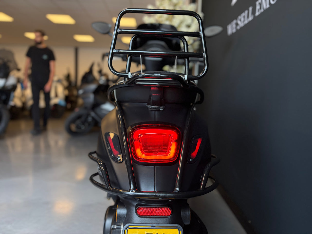 Vespa Sprint | Nero Convinto