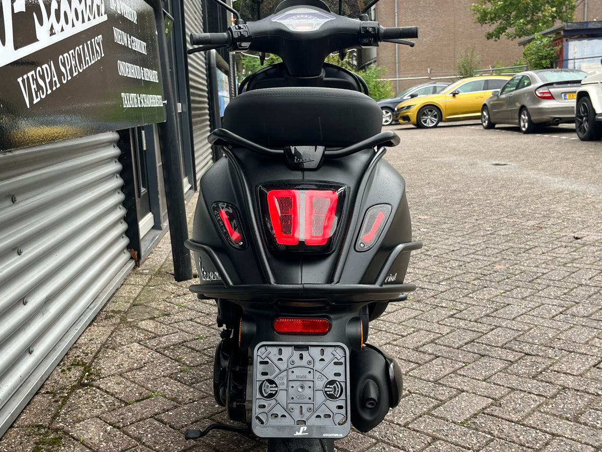 Vespa Sprint Mat Zwart Snor/Brom 2019 15831 km GARANTIE
