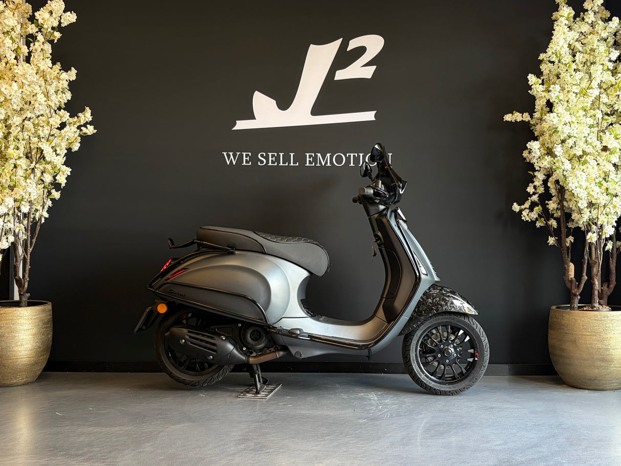 Vespa Sprint | Grigio Titano