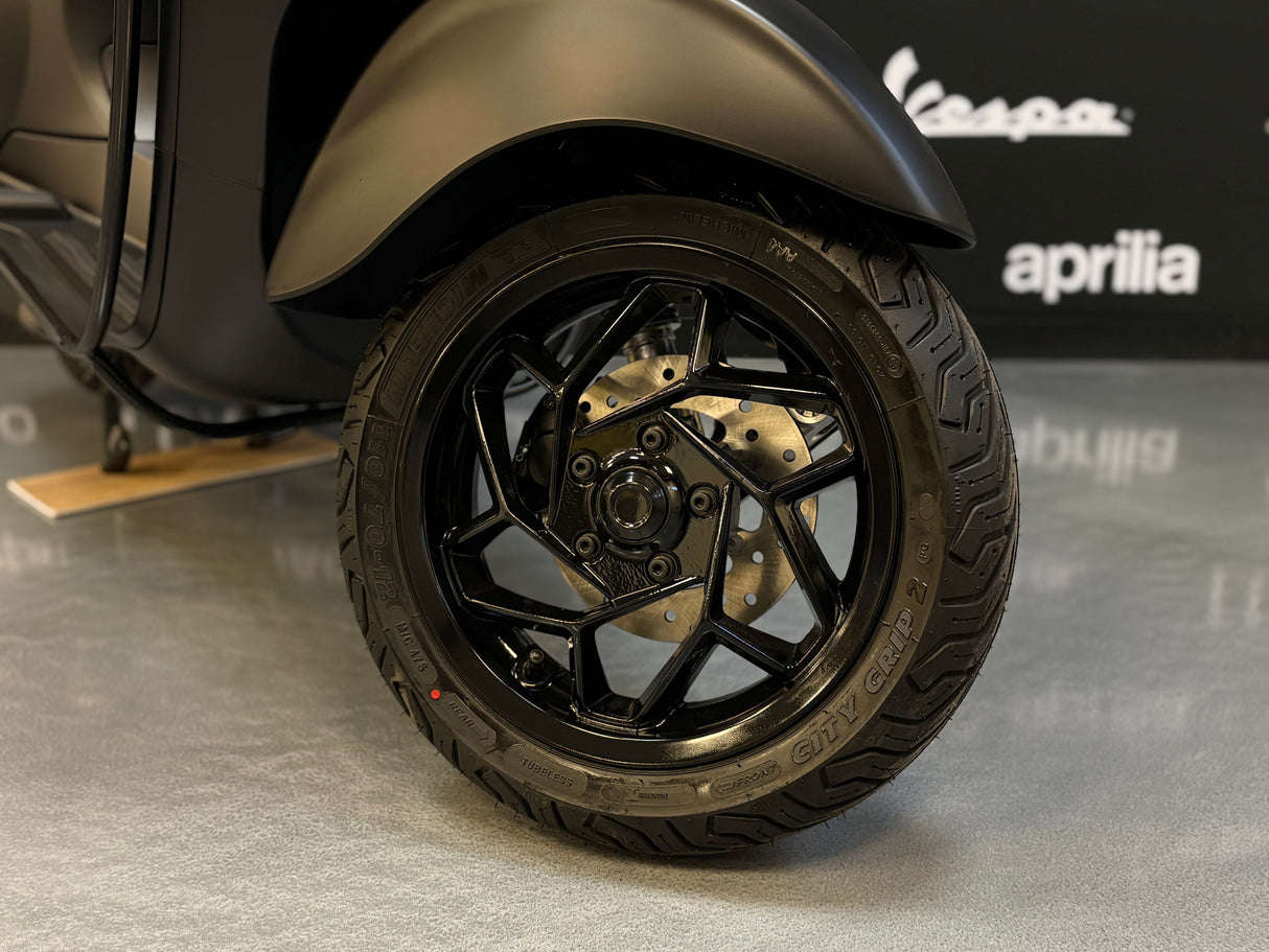 Vespa Sprint / Elettrica Facelift 2025 Nero Convinto Matt