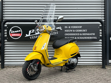 Vespa Sprint Mat Geel Brom 2018 9874 km 1 eig