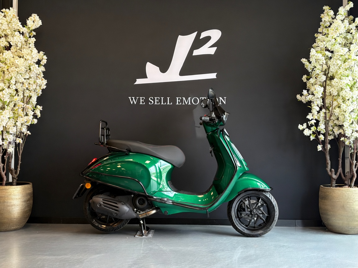 Vespa Sprint | BMW M3 Isle Of Man Green