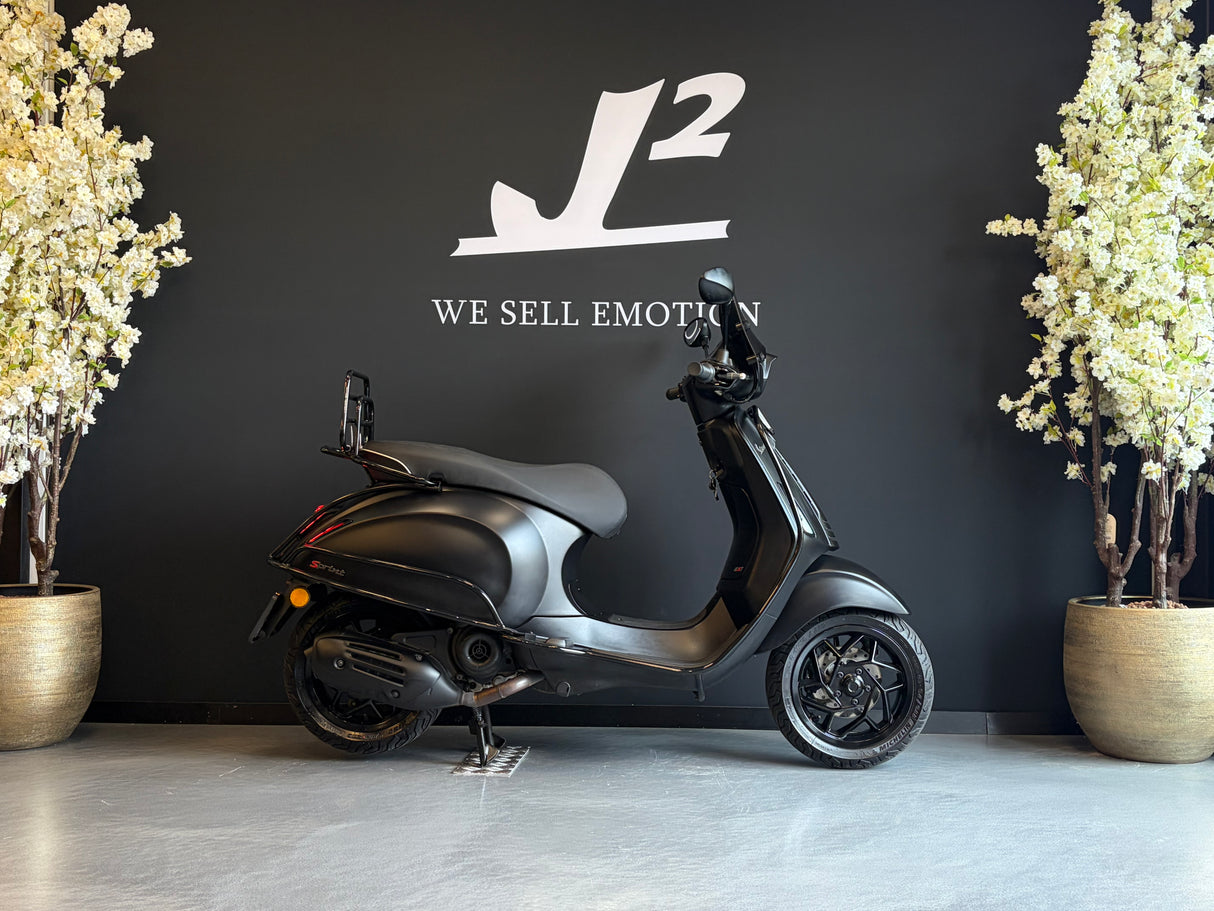 Vespa Sprint | Nero Convinto