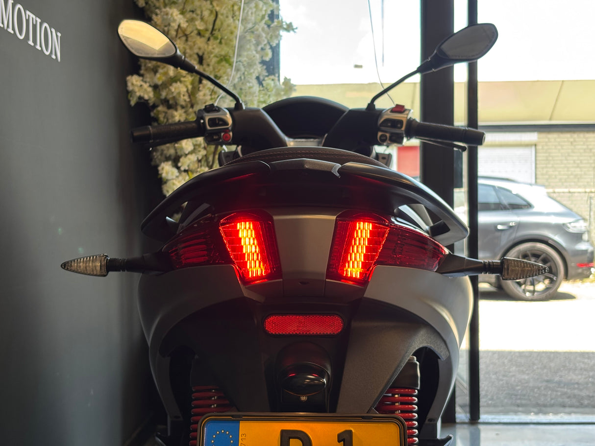 Piaggio MP3 300 HPE | Argento Cometa