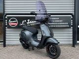 Vespa Sprint Mat Grijs Snor(scooter) 2018 11179 km 1 eig
