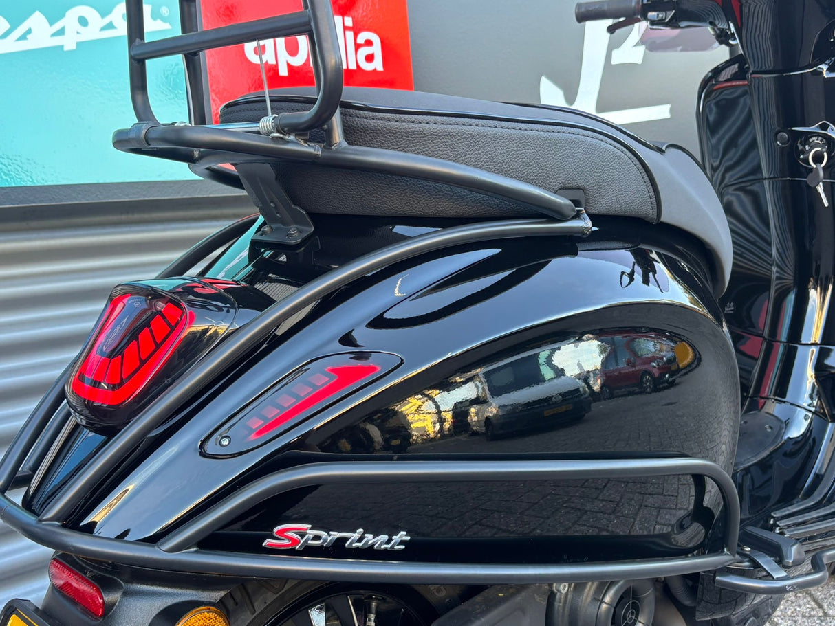 Vespa Sprint Black on Black Brom 2022 2411 km GARANTIE