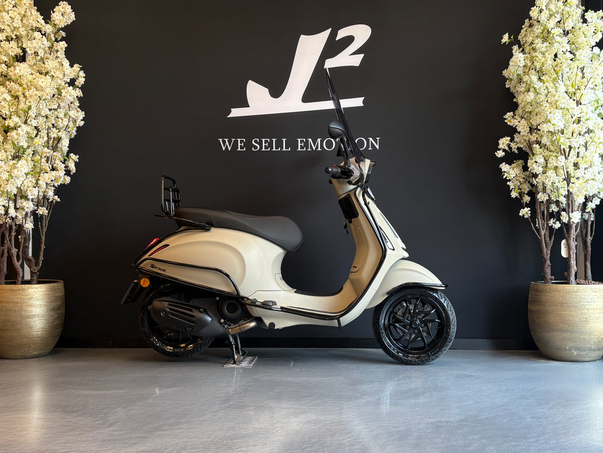 Vespa Sprint | Desert Storm