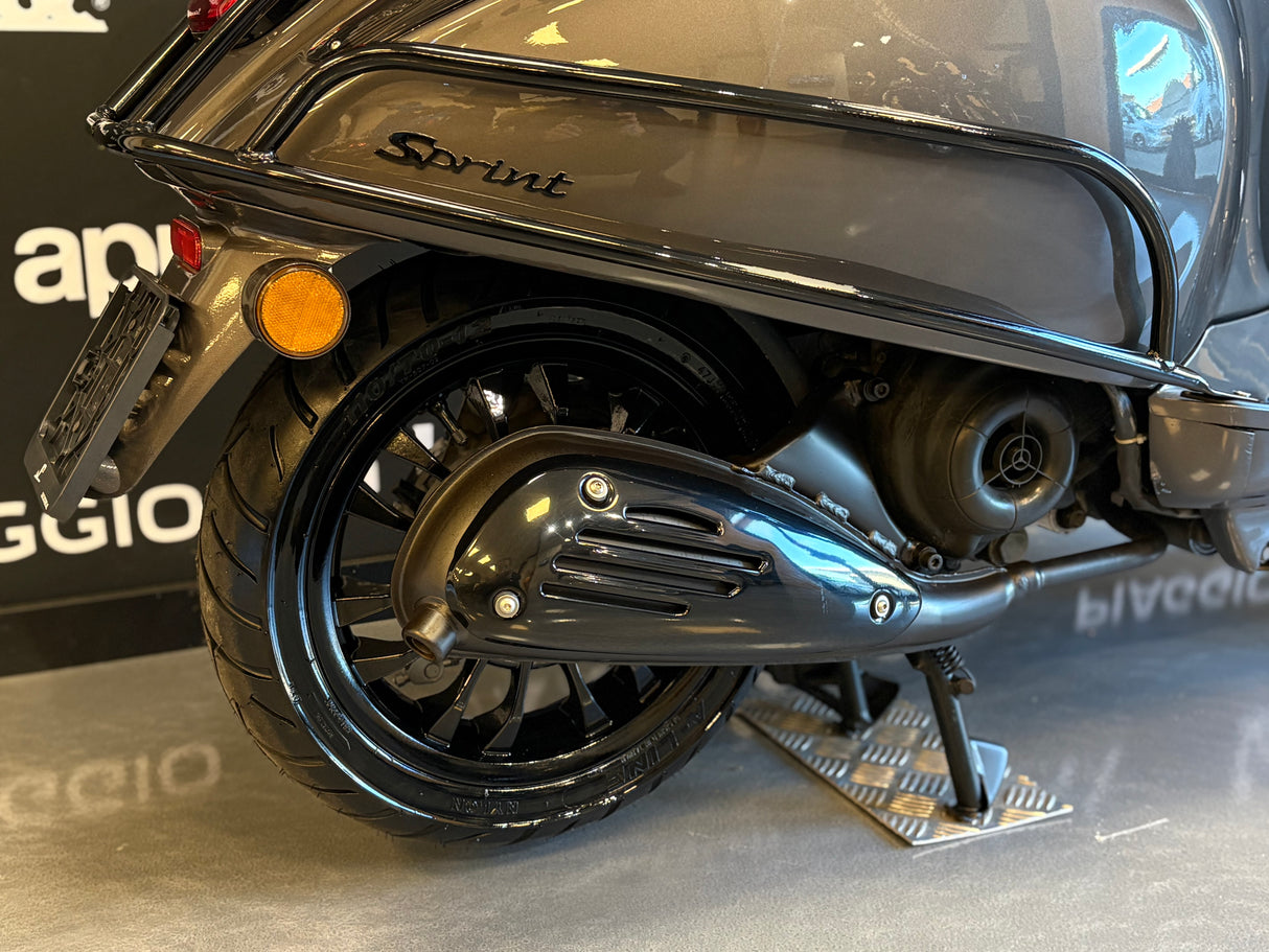 Vespa Sprint | Agaat Grijs